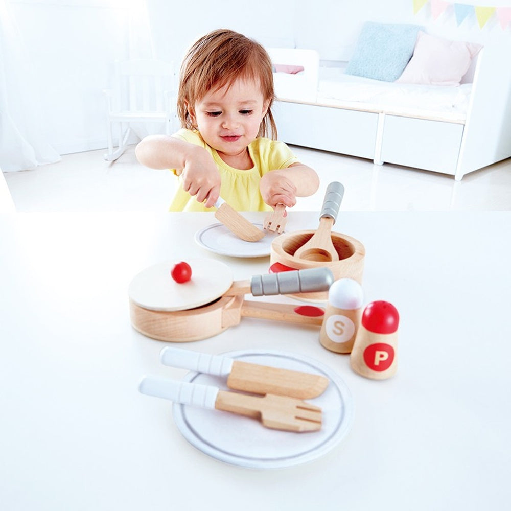 Hape - Kitchen & Food: Cook and Serve Set