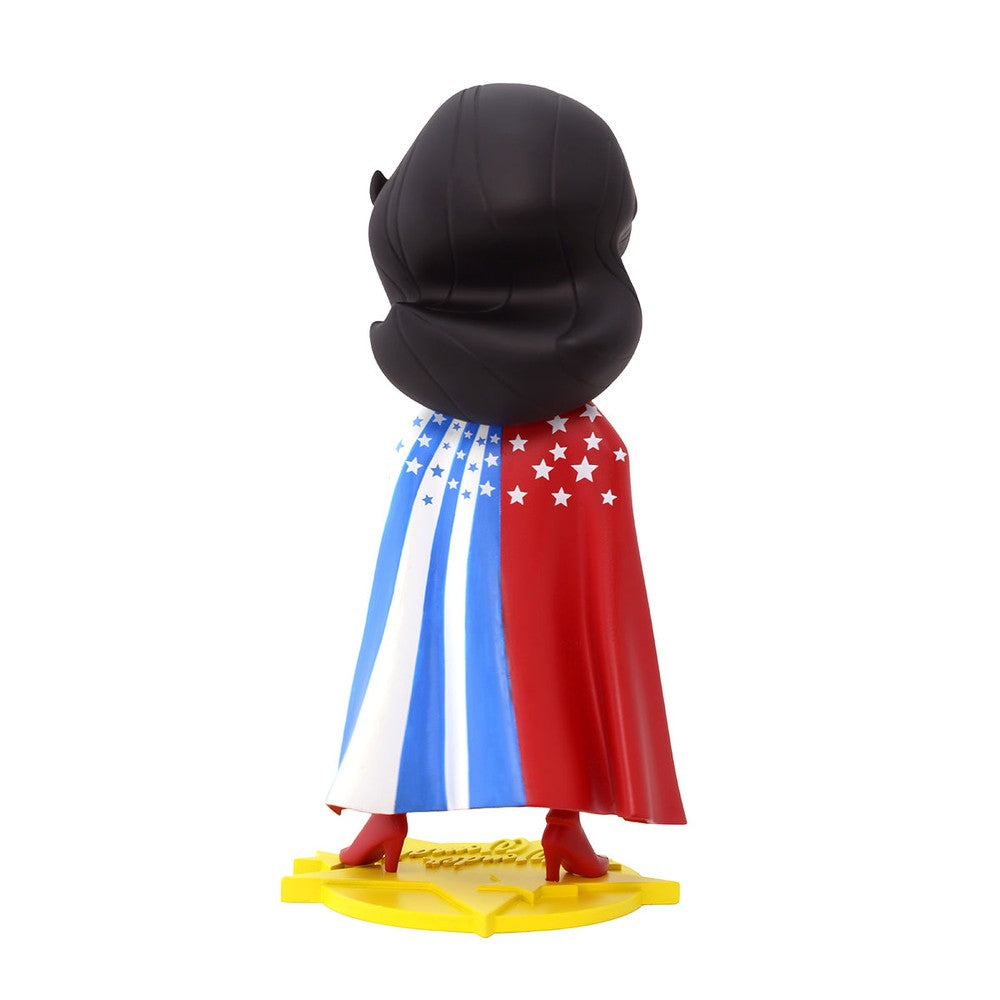 Cryptozoic: Movie Collectible: Lynda Carter Wonder Woman with Cape (Limted Edition)