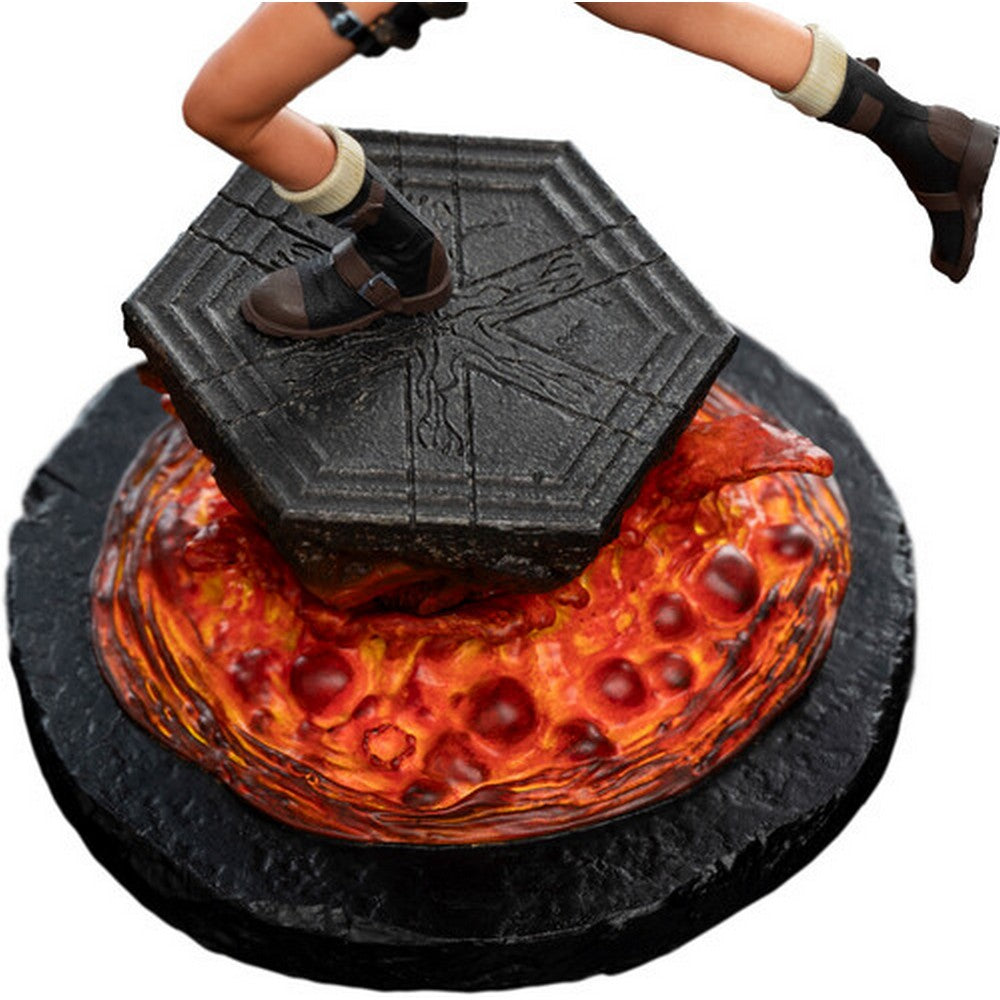 WETA - Tomb Raider - Miniature Statue - Lara Croft: The Sanctuary of Flame