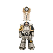 Warhammer Collectibles: 1/18 Scale Iron Warriors MkII Legionary1 with Vexilla. Bolter and Bolt Pstl