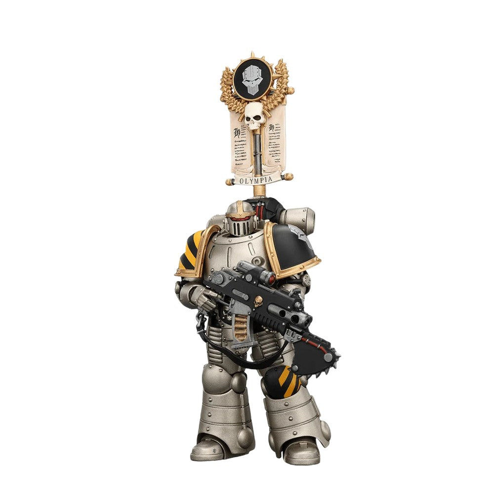 Warhammer Collectibles: 1/18 Scale Iron Warriors MkII Legionary1 with Vexilla. Bolter and Bolt Pstl