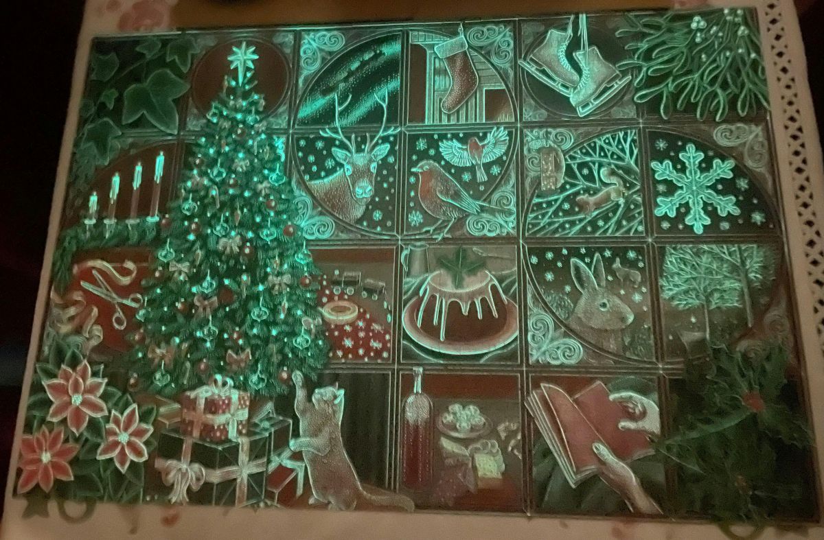 Puzzle - Cloudberries - Glow in the Dark 2026 Advent Calendar