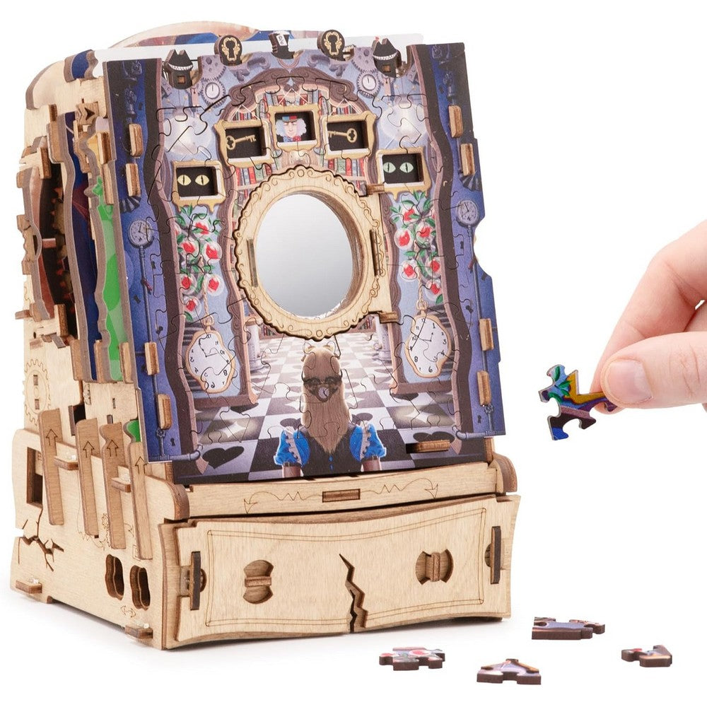 CluePuzzle - The Wonderbox of Alice - Clue box and Jigsaw