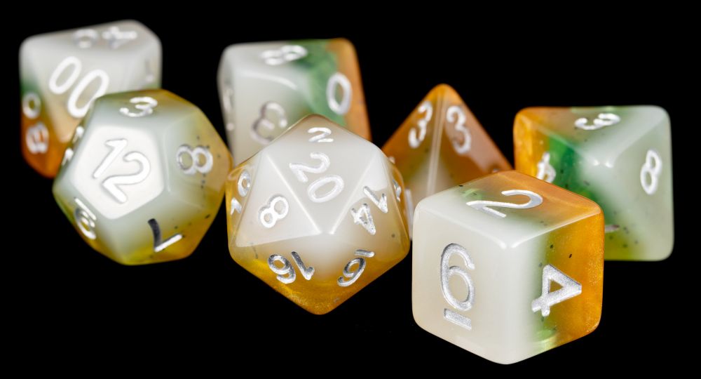 Fanroll: 16mm Resin Polyhedral Dice Set: Kiwi
