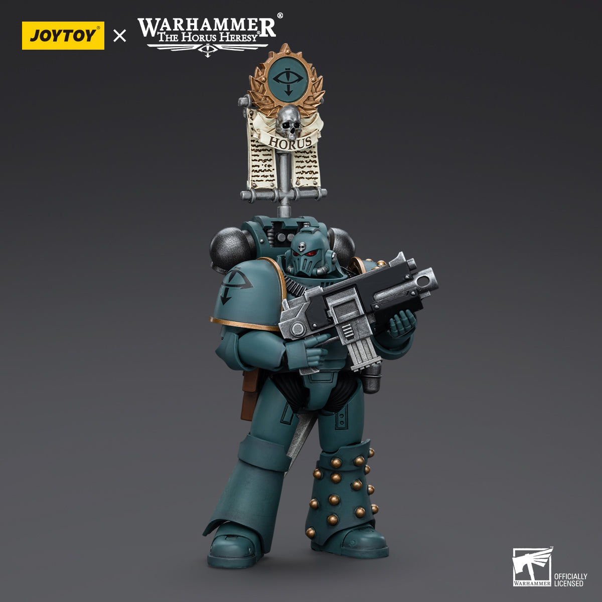 Warhammer Collectibles: 1/18 Scale Sons of Horus MKIV Tactical Squad Legionary with Legion Vexilla